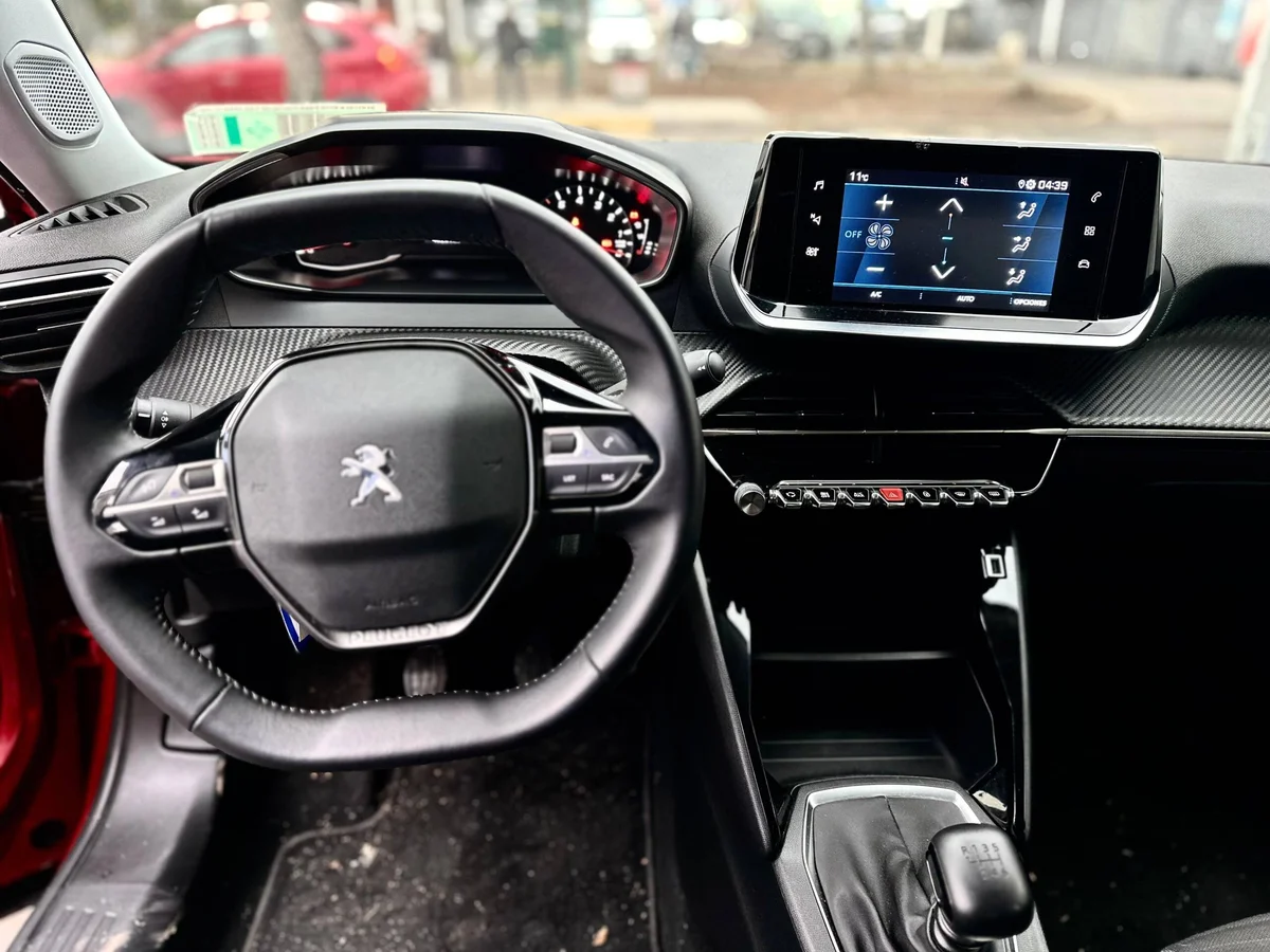 Peugeot 2008 Puretech 130 — foto 15 de 15