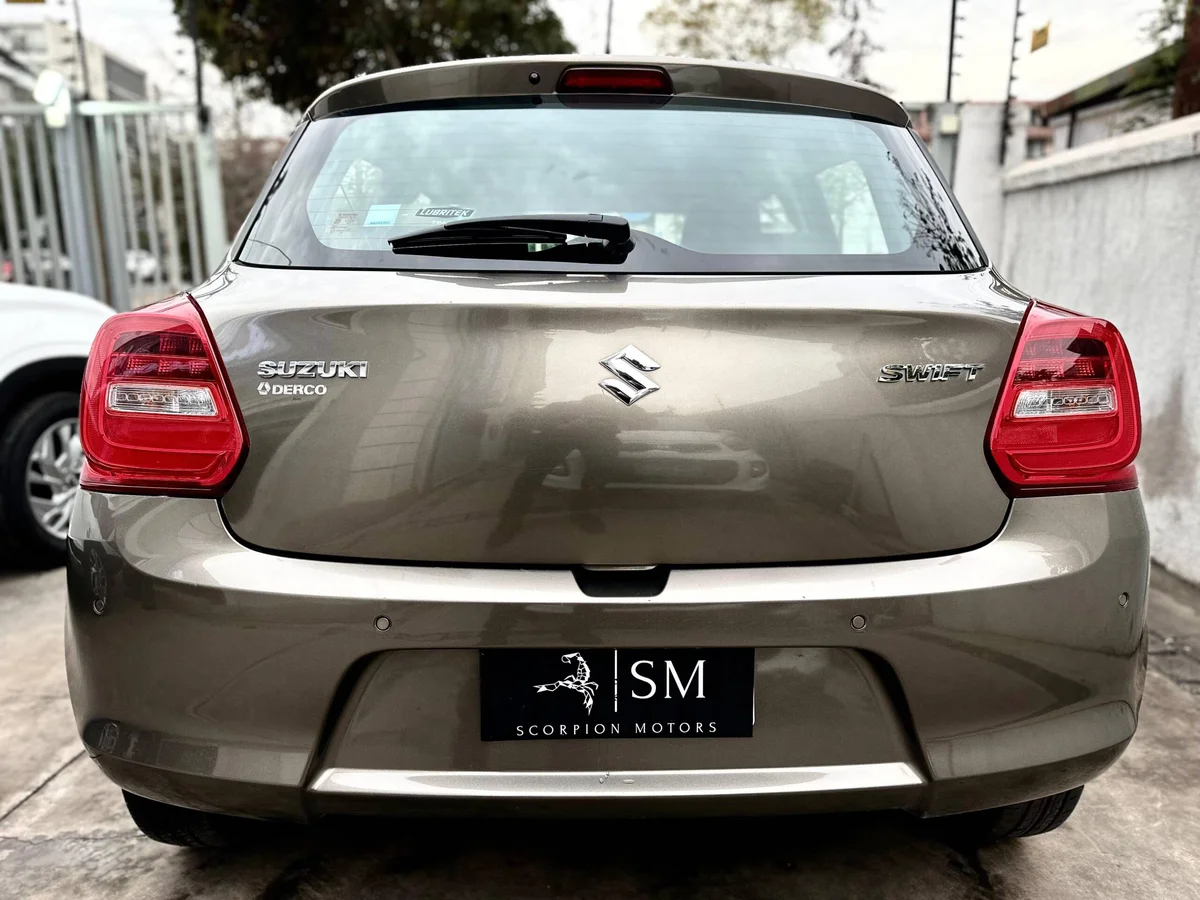 Suzuki Swift — foto 8 de 10