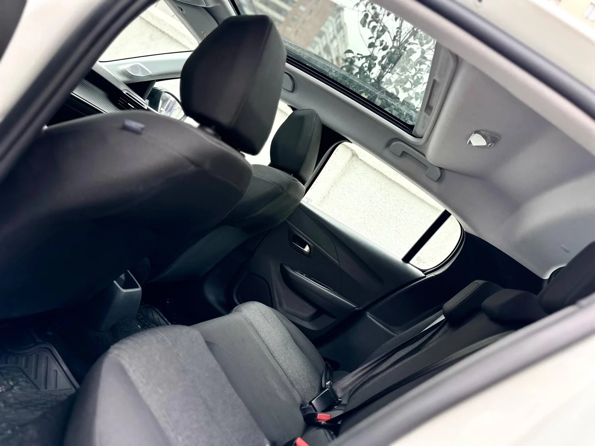 Peugeot 208 Style Puretech 75 — foto 17 de 17