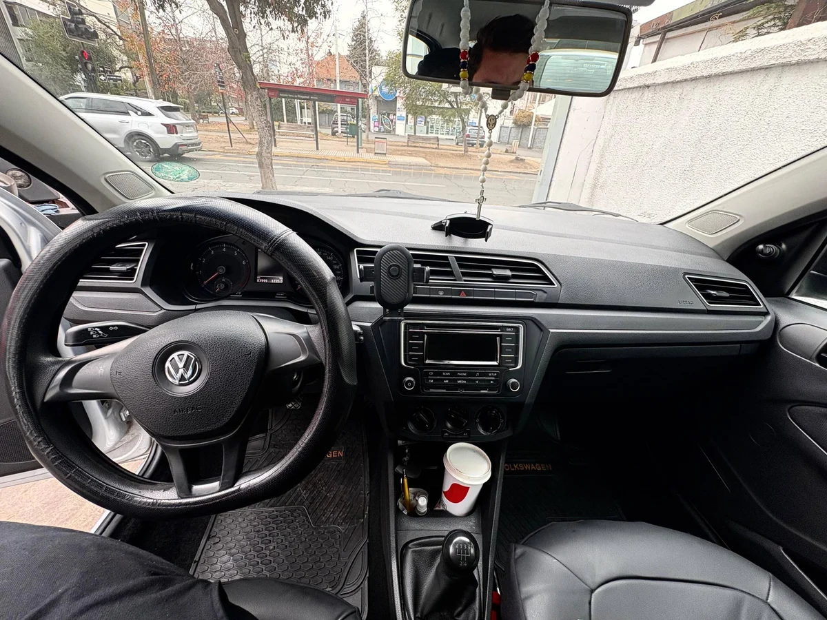 Volkswagen Voyage — foto 12 de 20
