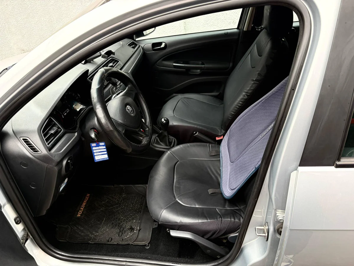 Volkswagen Voyage — foto 18 de 20