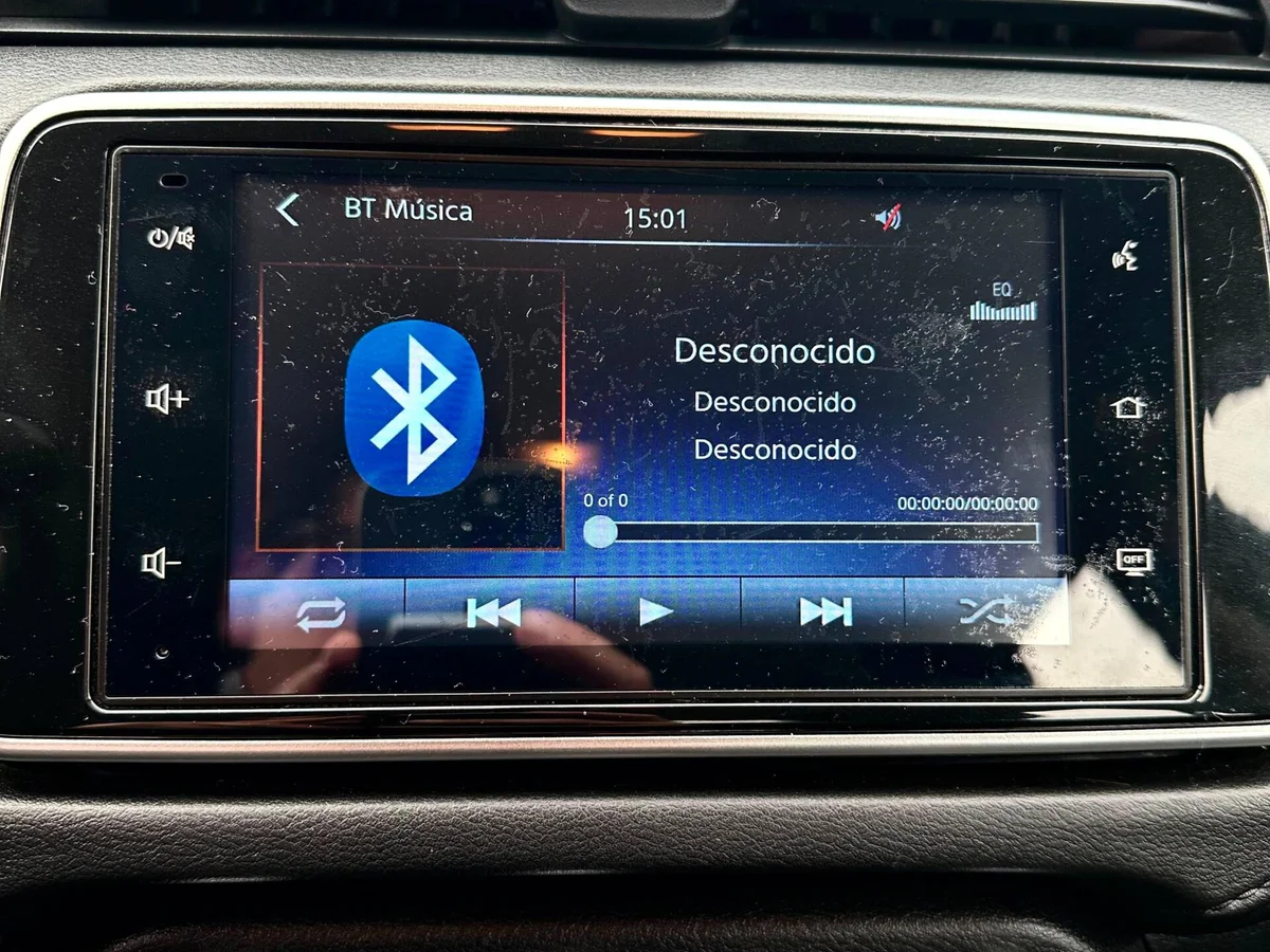 Nissan Versa — foto 5 de 16