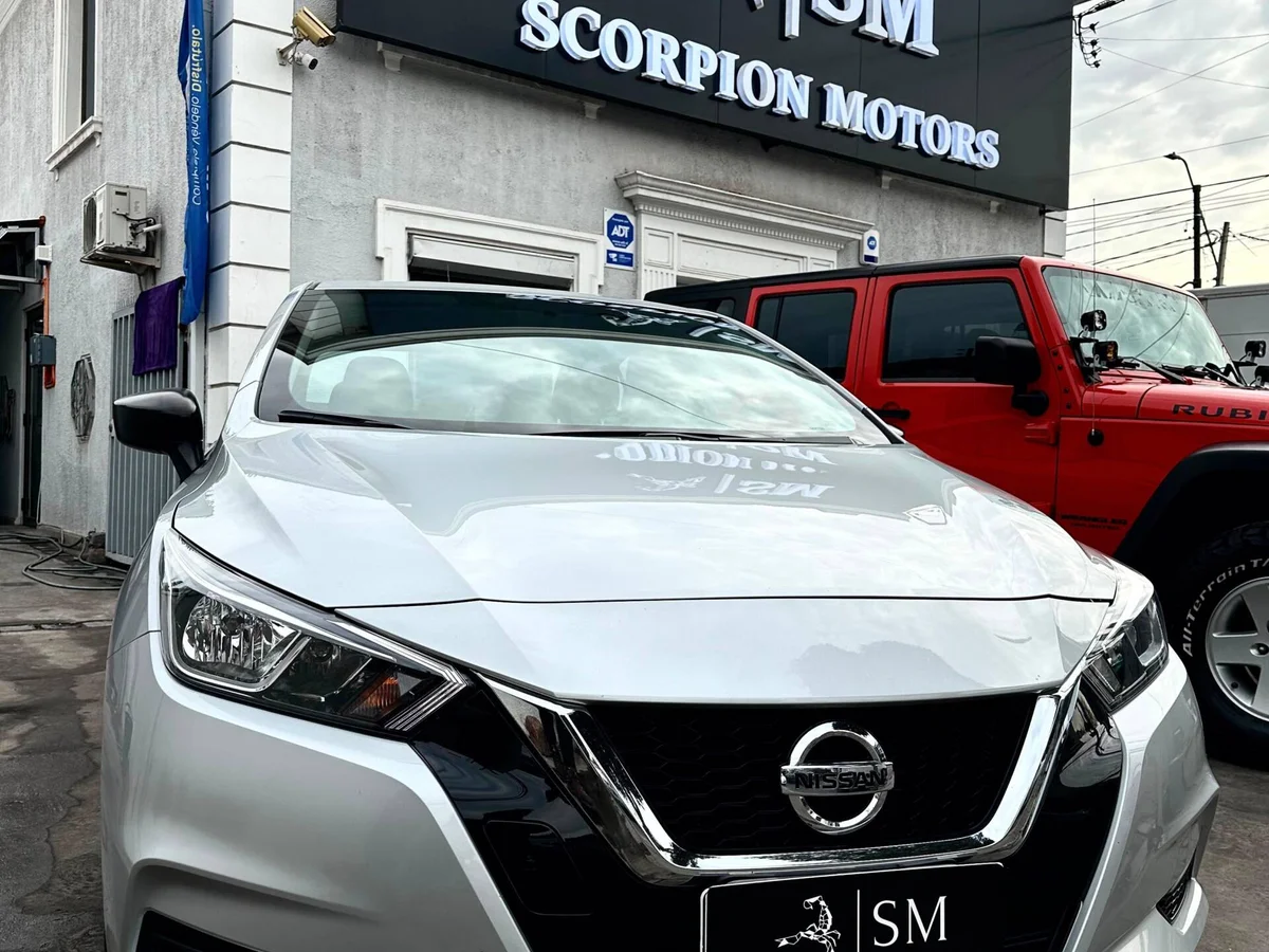Nissan Versa — foto 10 de 16