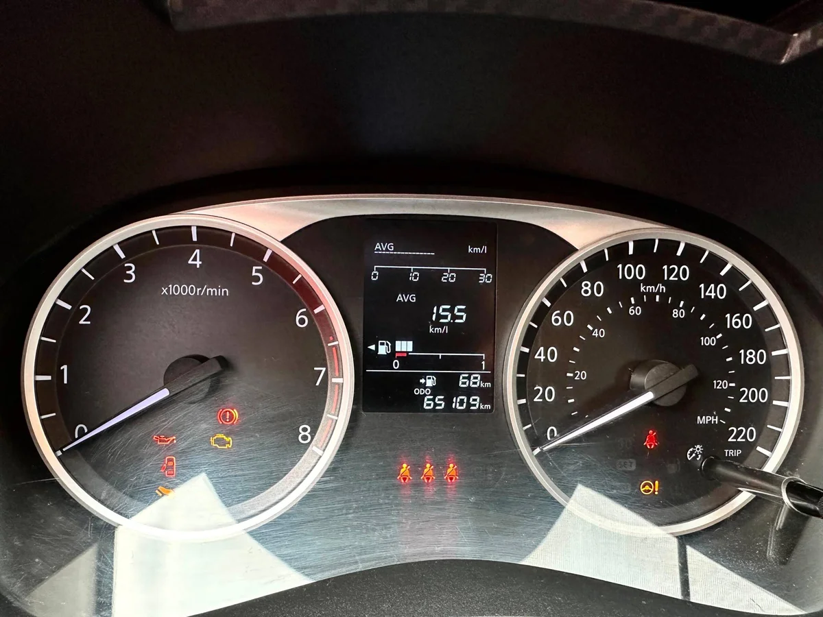 Nissan Versa — foto 13 de 16