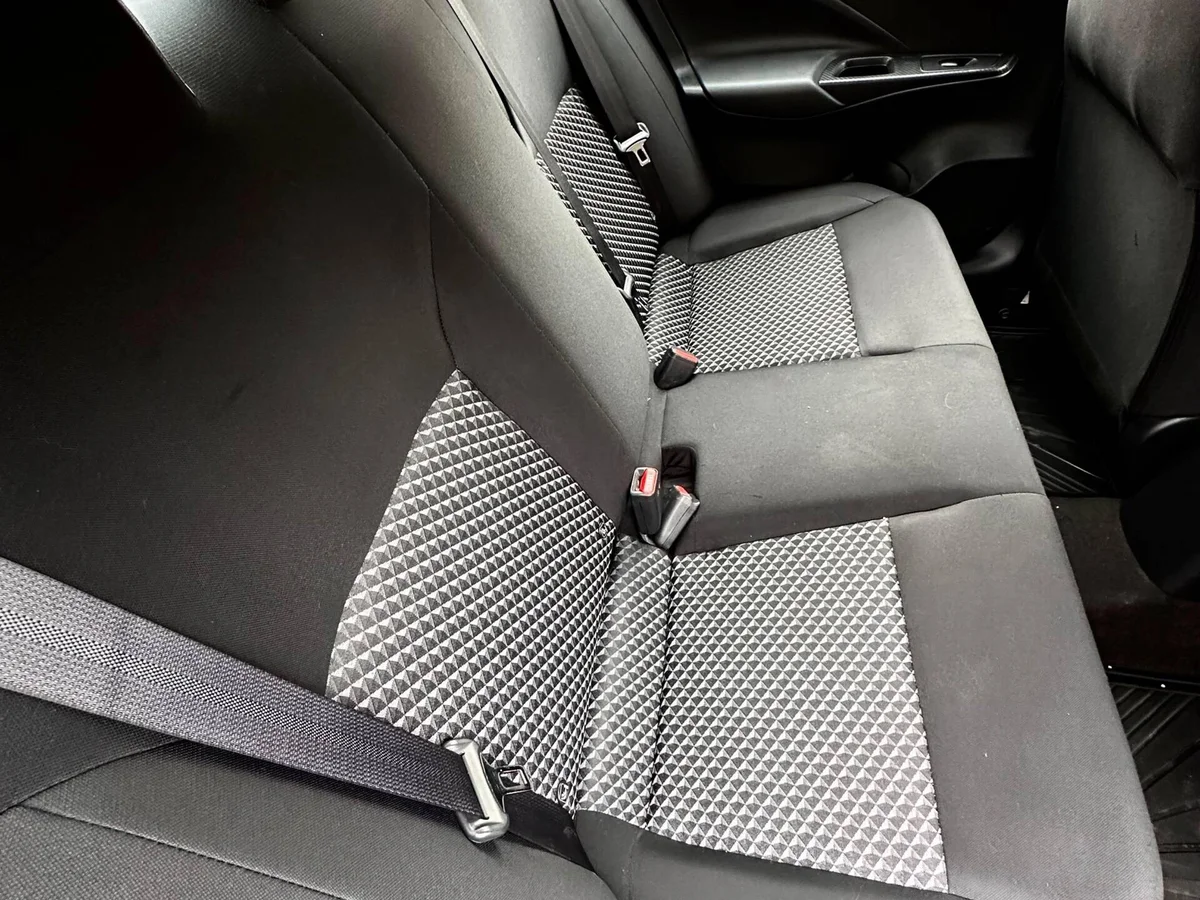 Nissan Versa — foto 15 de 16