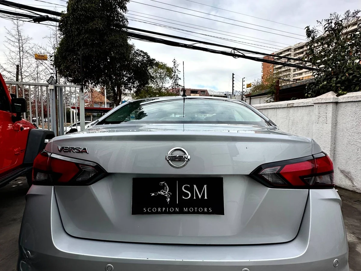 Nissan Versa — foto 2 de 16