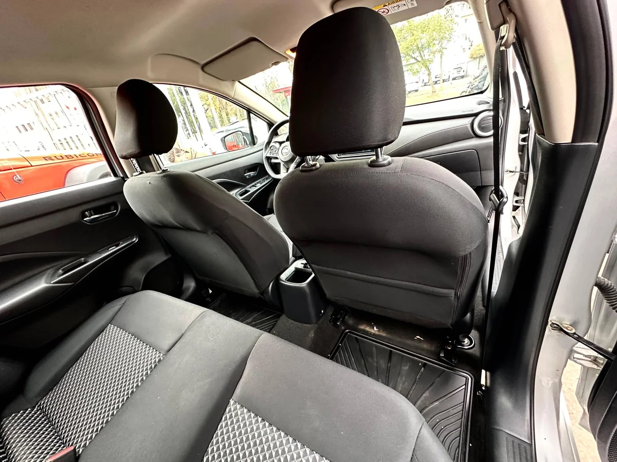 Nissan Versa — foto 3 de 16