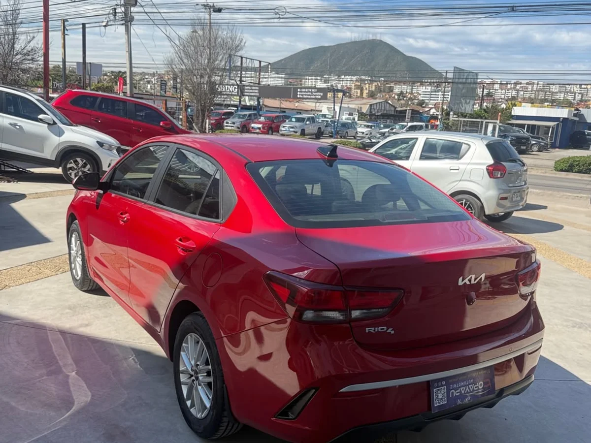 KIA Rio4 1.4 6Mt — foto 5 de 10