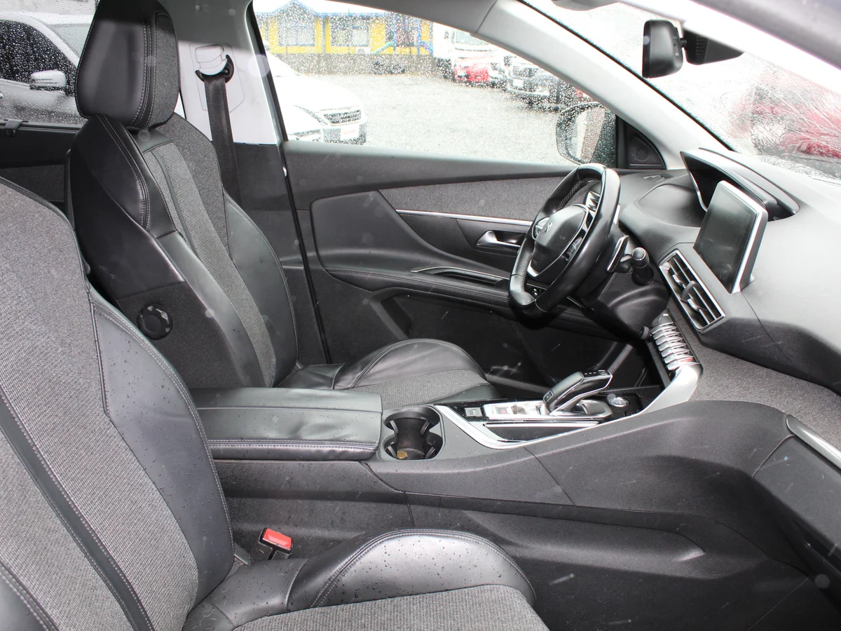 Peugeot 5008 Allure — foto 6 de 12