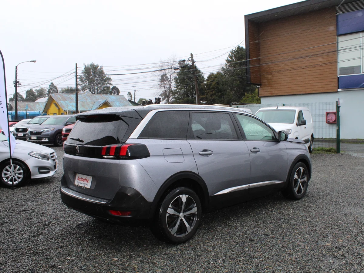 Peugeot 5008 Allure — foto 9 de 12