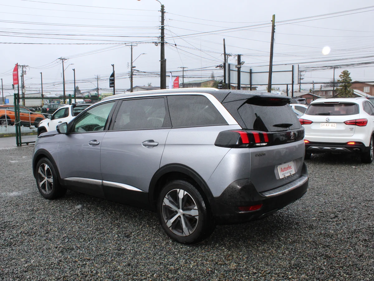 Peugeot 5008 Allure — foto 10 de 12