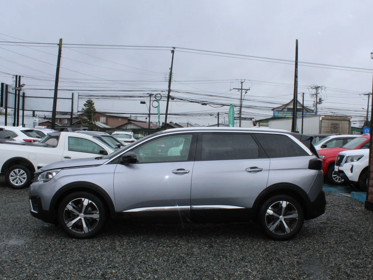 Peugeot 5008 Allure — foto 12 de 12