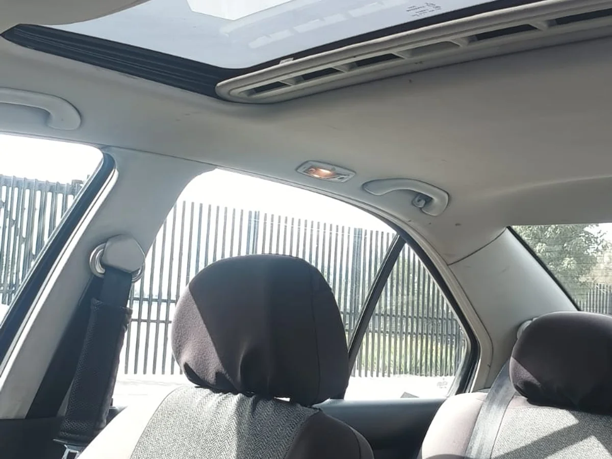 Volkswagen Bora 2.0L Trendline Sky MT5 año 2014 - Miniatura 2