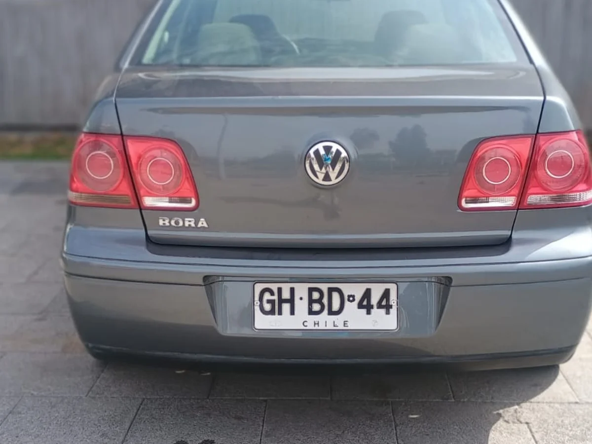 Volkswagen Bora 2.0L Trendline Sky MT5 año 2014 - Miniatura 7