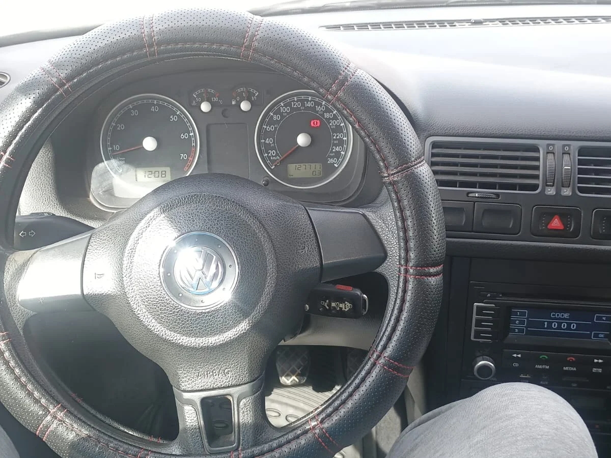 Volkswagen Bora 2.0L Trendline Sky MT5 año 2014 - Miniatura 18