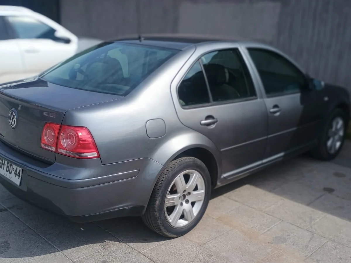 Volkswagen Bora 2.0L Trendline Sky MT5 año 2014 - Miniatura 23