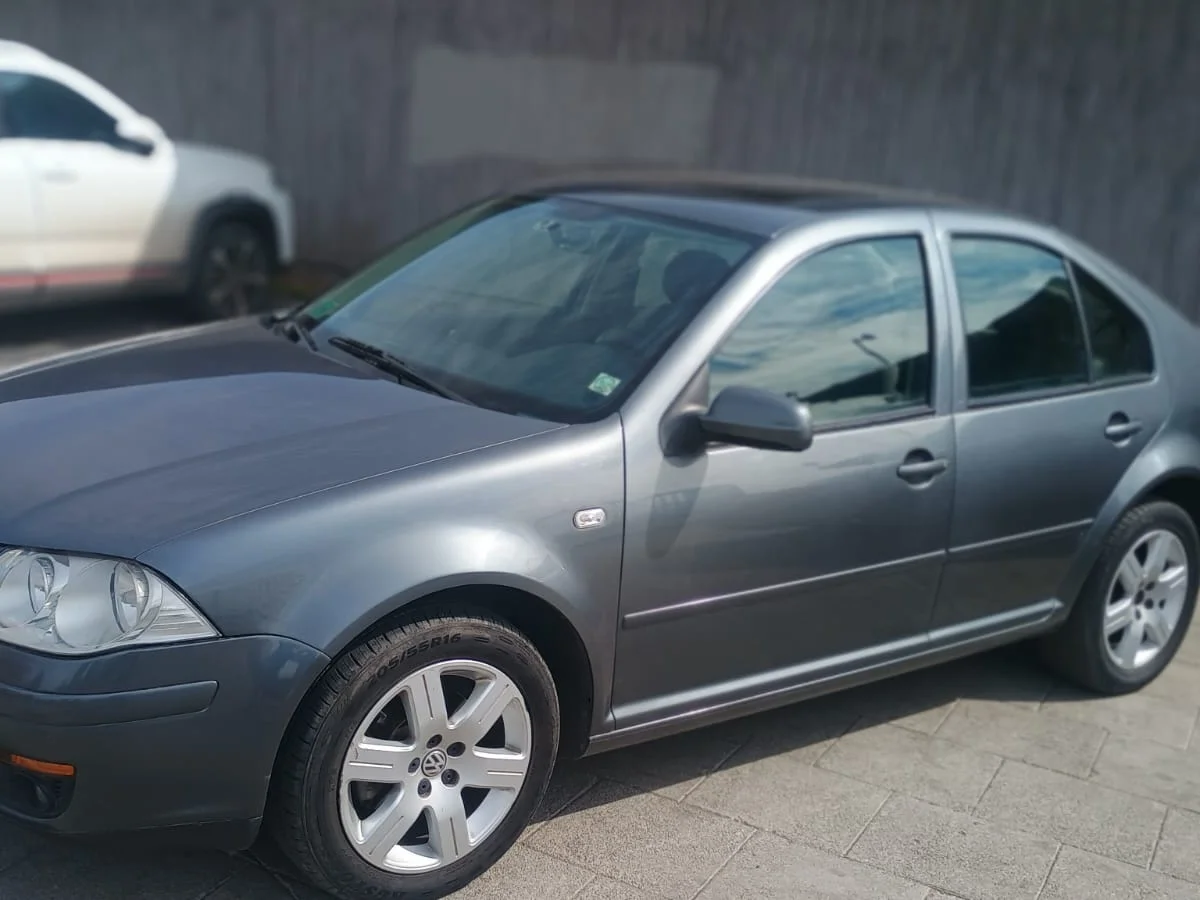 Volkswagen Bora 2.0L Trendline Sky MT5 año 2014 - Miniatura 24