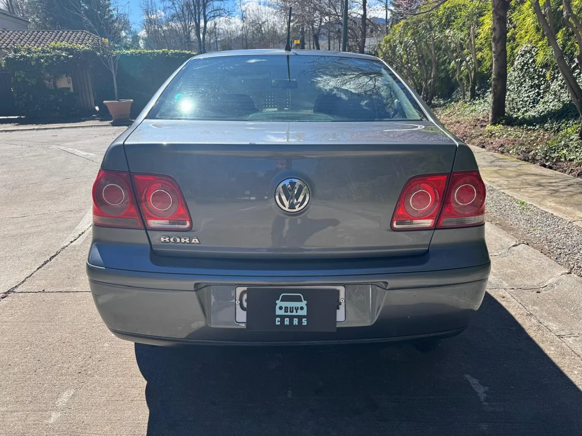 Volkswagen Bora 2.0L Trendline Sky MT5 año 2014 - Miniatura 7