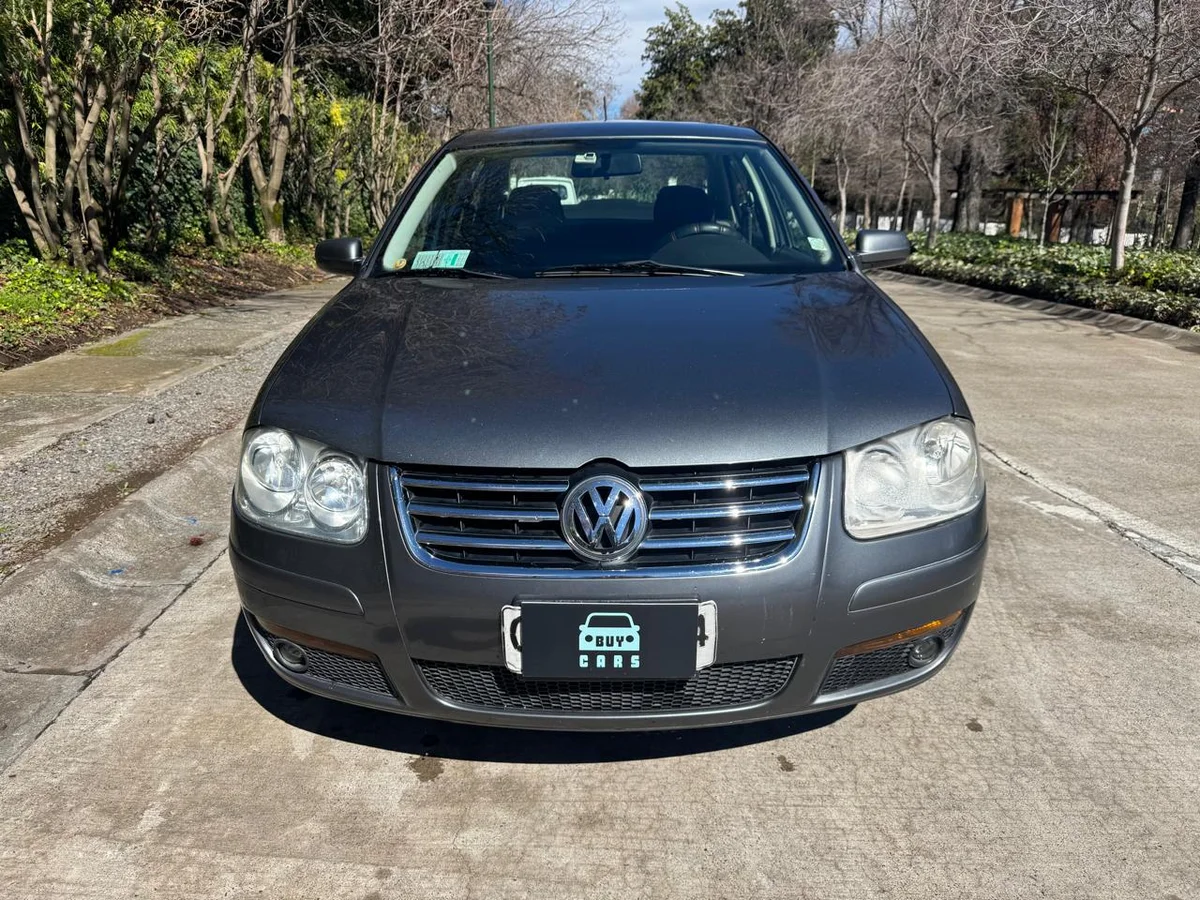Volkswagen Bora 2.0L Trendline Sky MT5 año 2014 - Miniatura 3