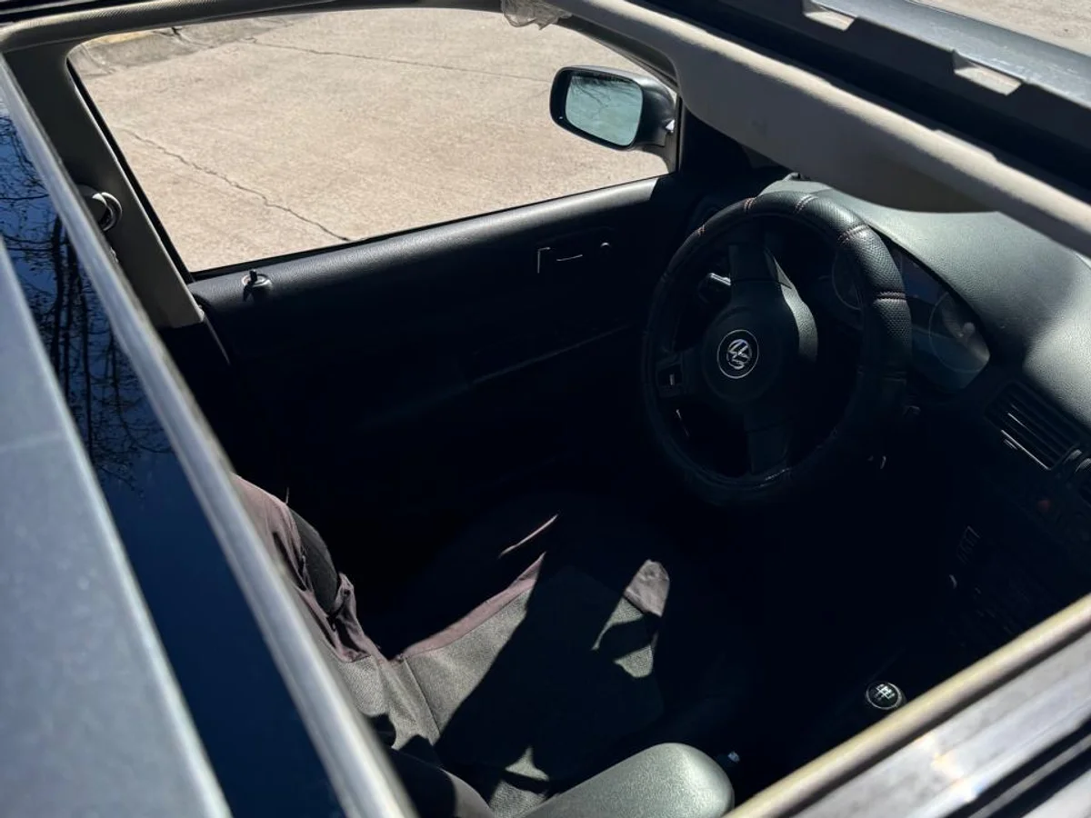 Volkswagen Bora 2.0L Trendline Sky MT5 año 2014 - Miniatura 2