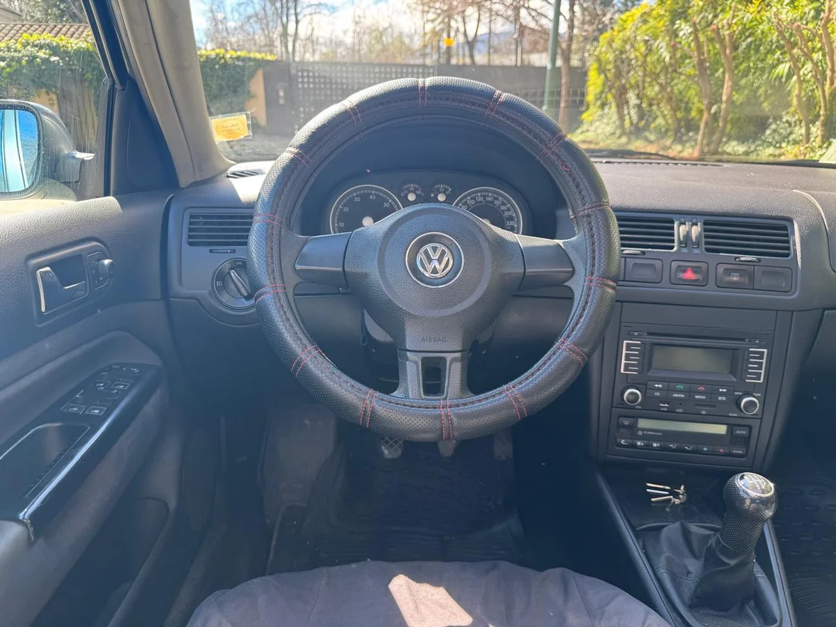 Volkswagen Bora 2.0L Trendline Sky MT5 año 2014 - Miniatura 12