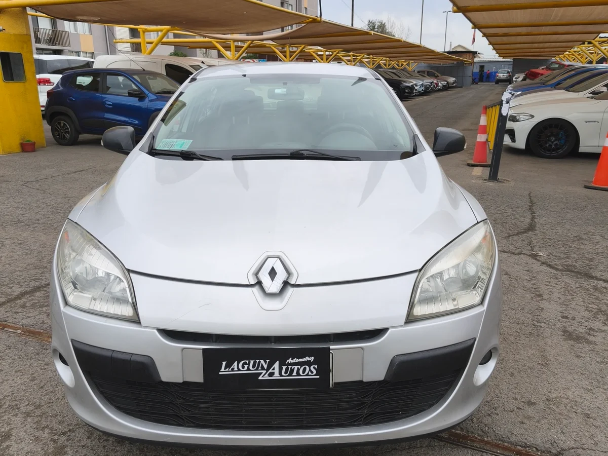 Renault Megane Iii Hb Expression — foto 2 de 8