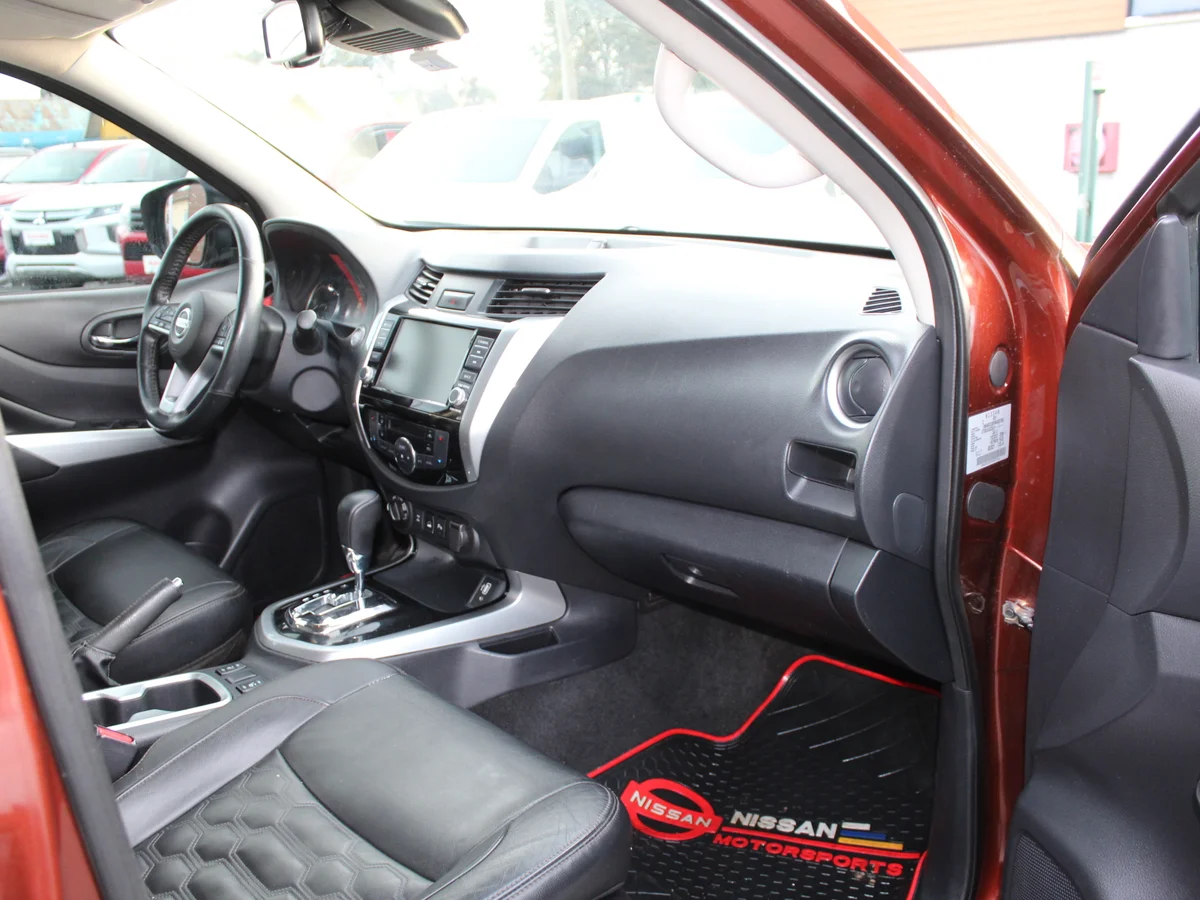 Nissan Navara 2.3D — foto 5 de 12