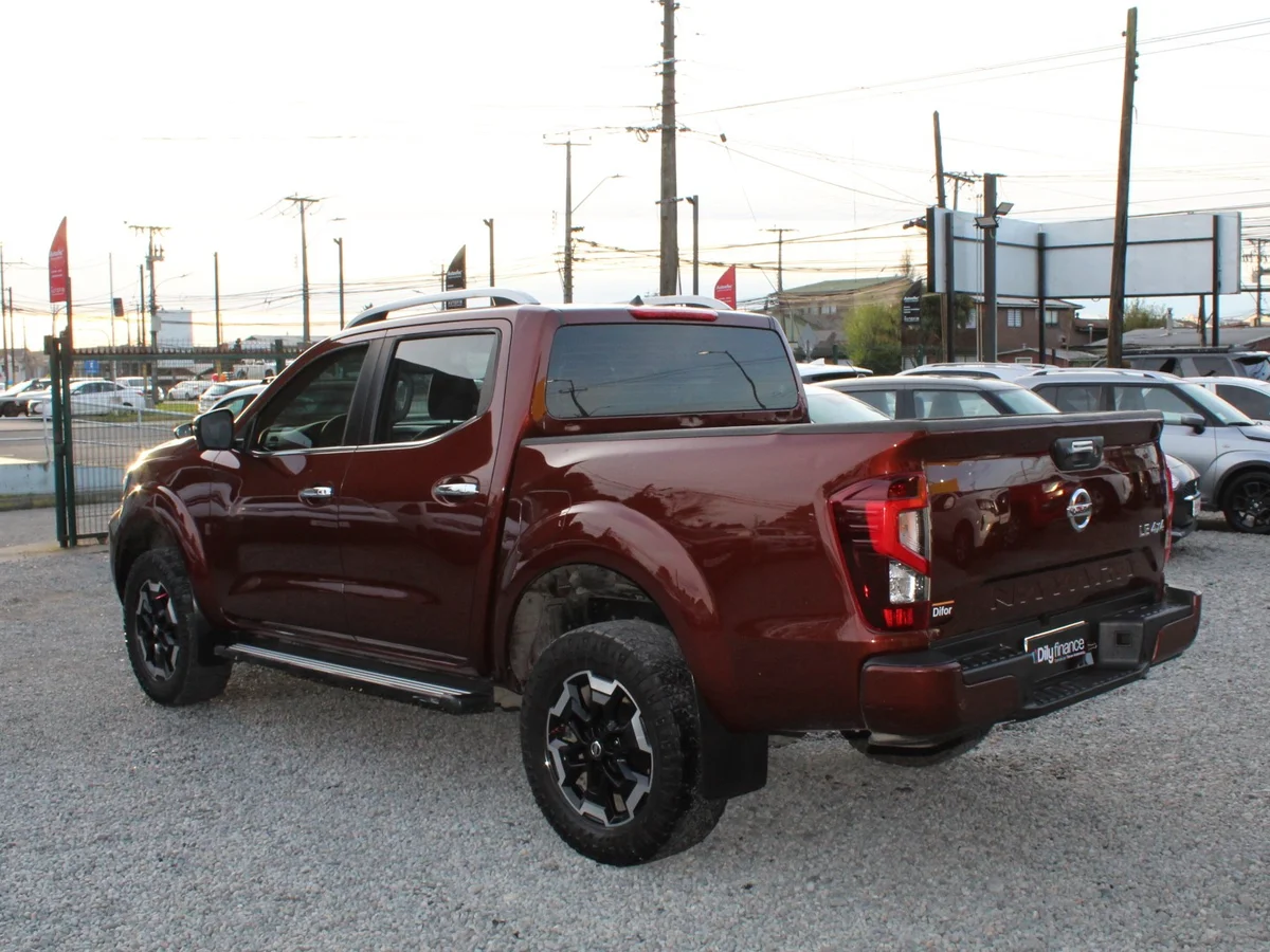 Nissan Navara 2.3D — foto 10 de 12
