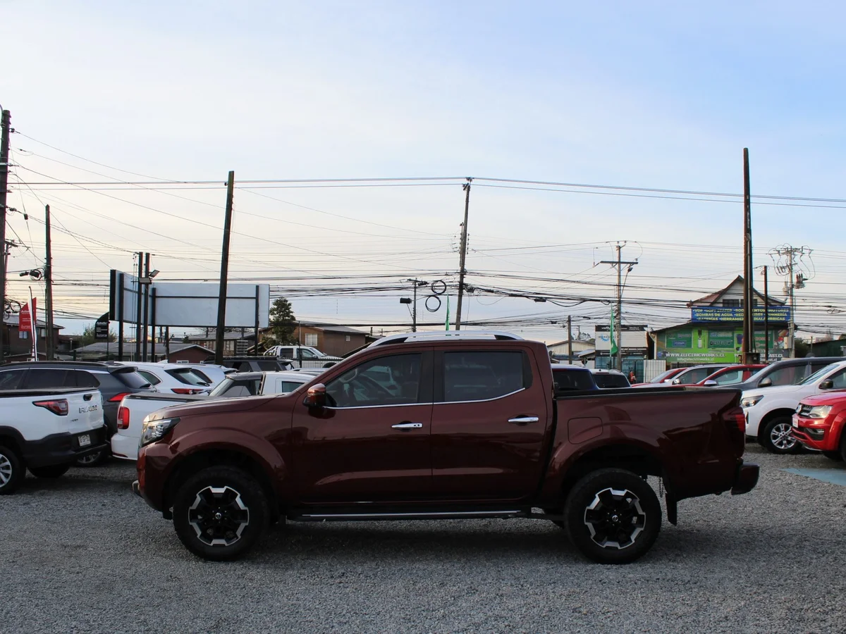 Nissan Navara 2.3D — foto 12 de 12
