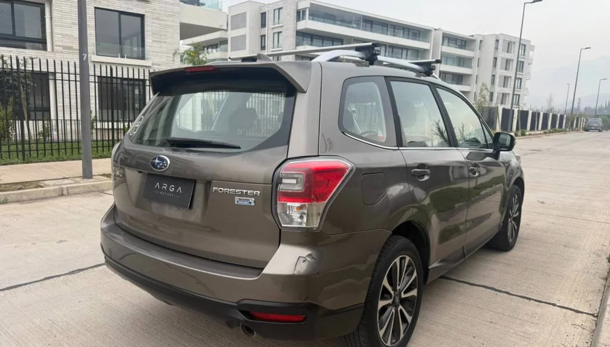 SUBARU Forester 2.0 Limited Sport Diesel AWD CVT 2017 - Miniatura 4