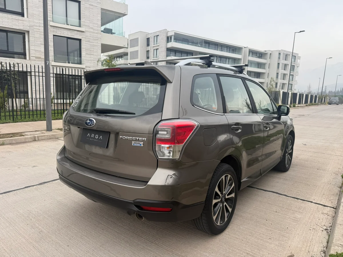 SUBARU Forester 2.0 Limited Sport Diesel AWD CVT 2017 - Miniatura 6