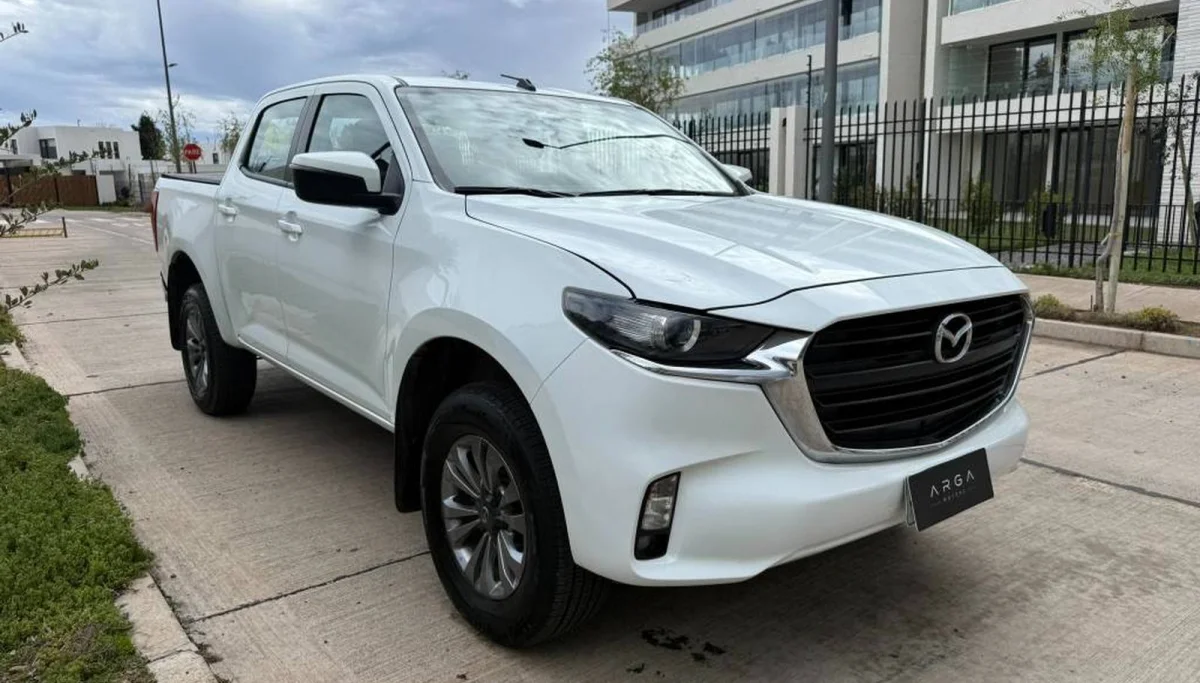 MAZDA BT-50 3.0 Diesel 4X4 Doble Cabina 6AT 2023 - Miniatura 3
