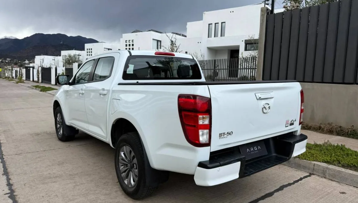 MAZDA BT-50 3.0 Diesel 4X4 Doble Cabina 6AT 2023 - Miniatura 4