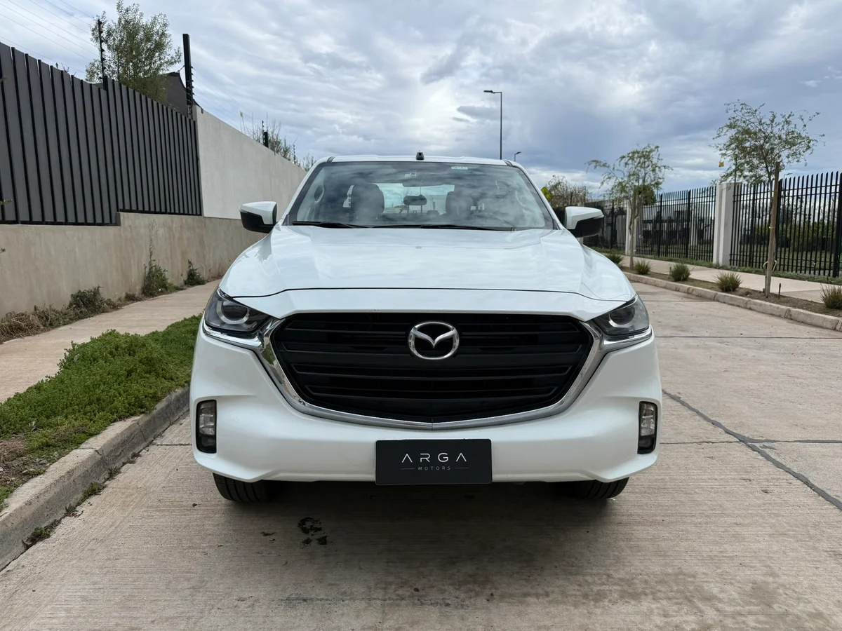 MAZDA BT-50 3.0 Diesel 4X4 Doble Cabina 6AT 2023 - Miniatura 2