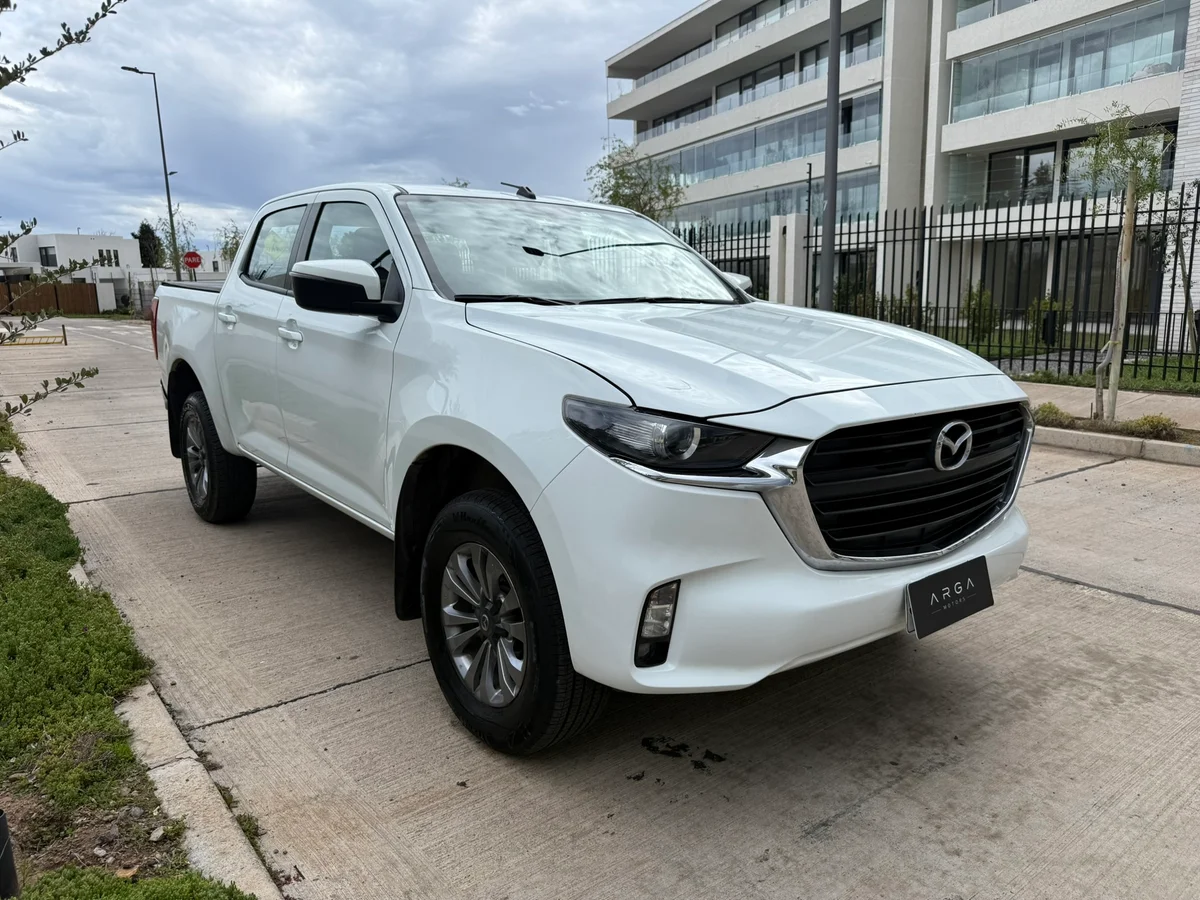MAZDA BT-50 3.0 Diesel 4X4 Doble Cabina 6AT 2023 - Miniatura 3