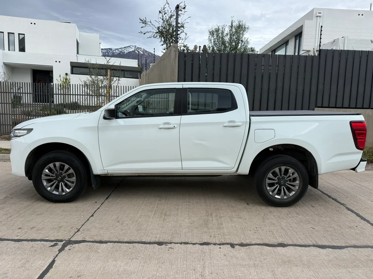 MAZDA BT-50 3.0 Diesel 4X4 Doble Cabina 6AT 2023 - Miniatura 8