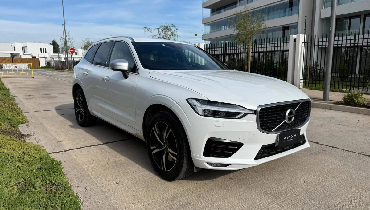 VOLVO XC60 2.0 T6 R-Design AWD MY19 AT 2019 - Miniatura 2