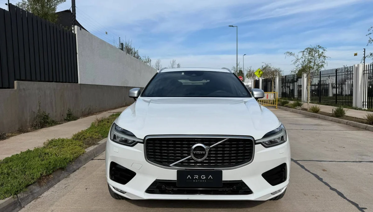 VOLVO XC60 2.0 T6 R-Design AWD MY19 AT 2019 - Miniatura 3