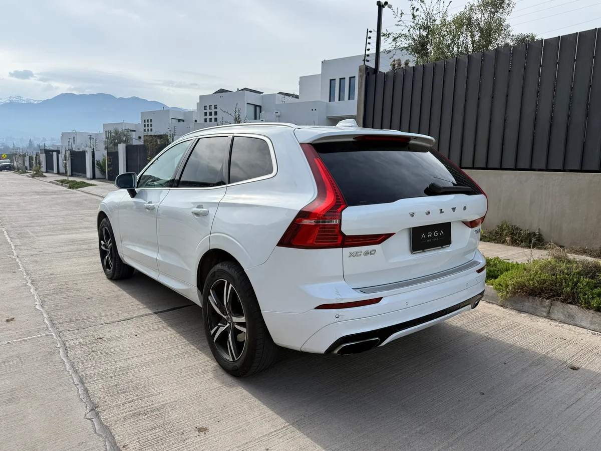 VOLVO XC60 2.0 T6 R-Design AWD MY19 AT 2019 - Miniatura 4
