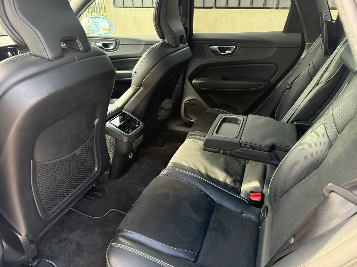 VOLVO XC60 2.0 T6 R-Design AWD MY19 AT 2019 - Miniatura 10