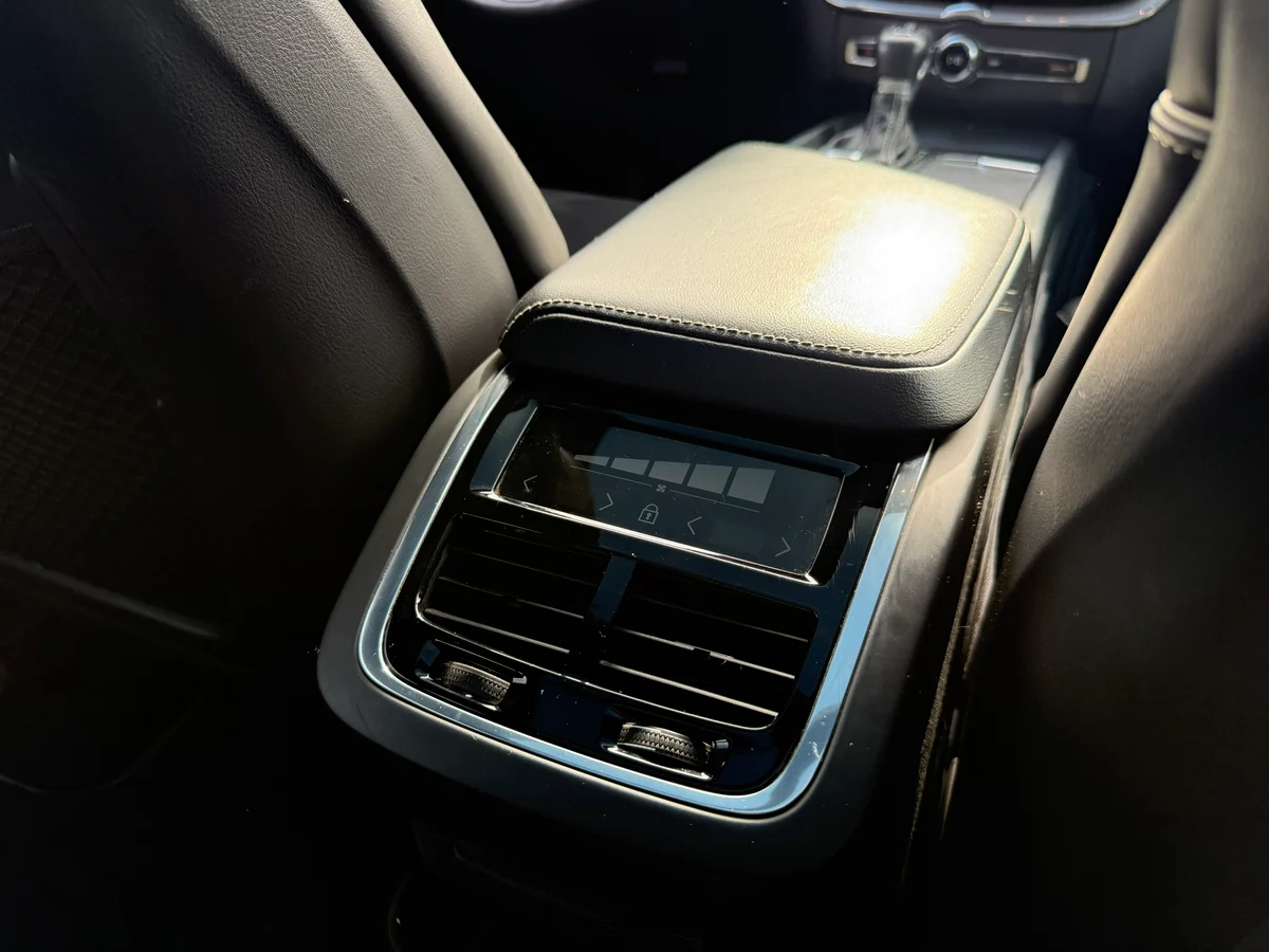 VOLVO XC60 2.0 T6 R-Design AWD MY19 AT 2019 - Miniatura 11