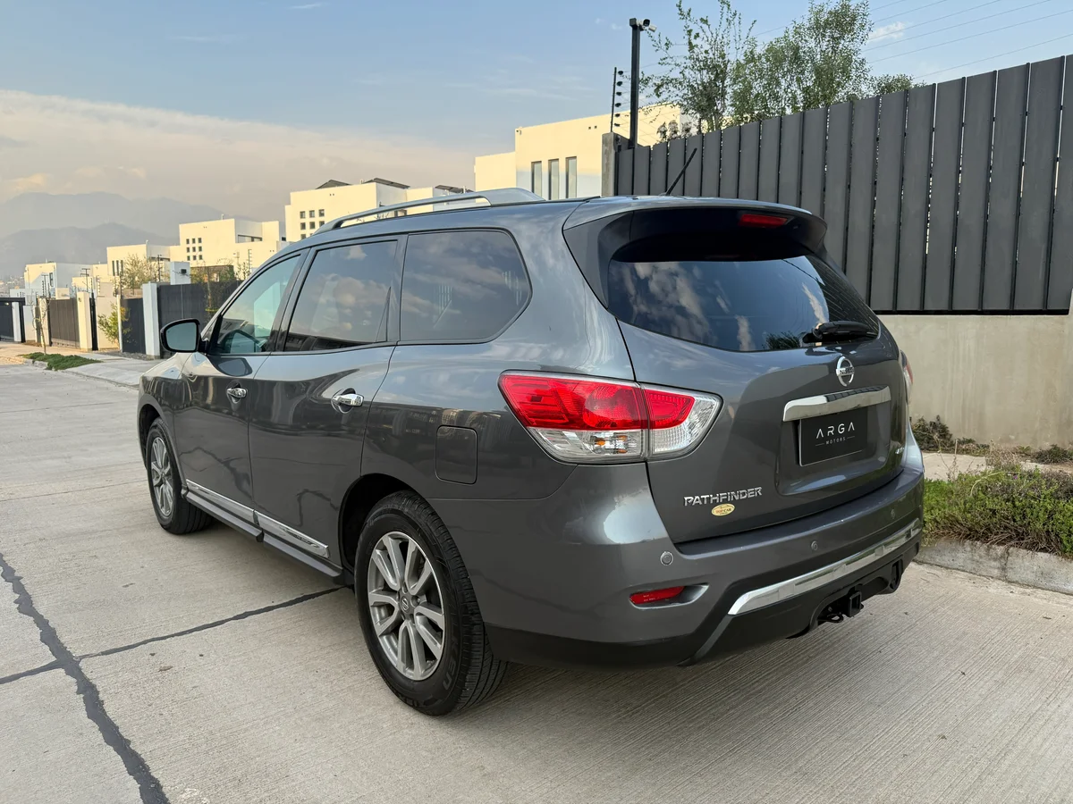 NISSAN Pathfinder 3.5 Advance CVT 4X4 2017 - Miniatura 4