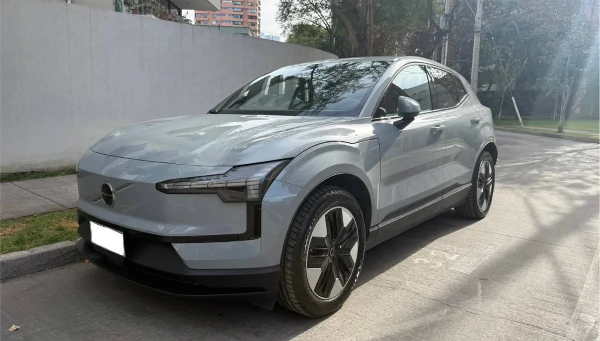 VOLVO EX30 Eléctrico Core E60 4X2 AT 2024 - Miniatura 2