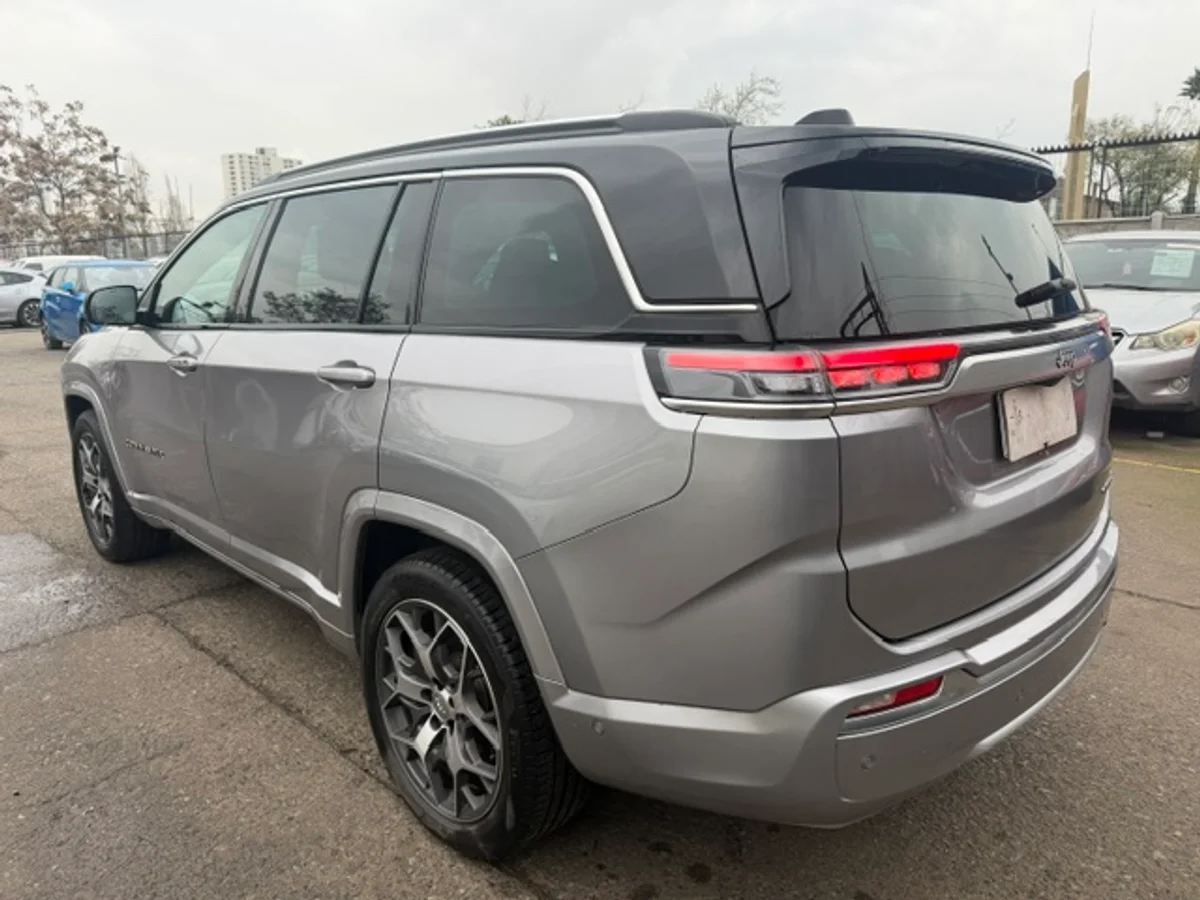 JEEP COMMANDER 1.3T OVERLAND T270 4X2 6AT 5P 2024