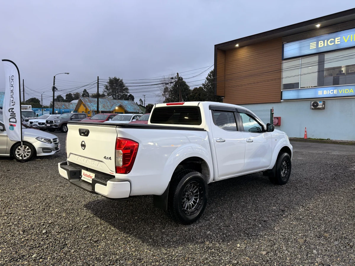Nissan Navara 2.3D — foto 9 de 13