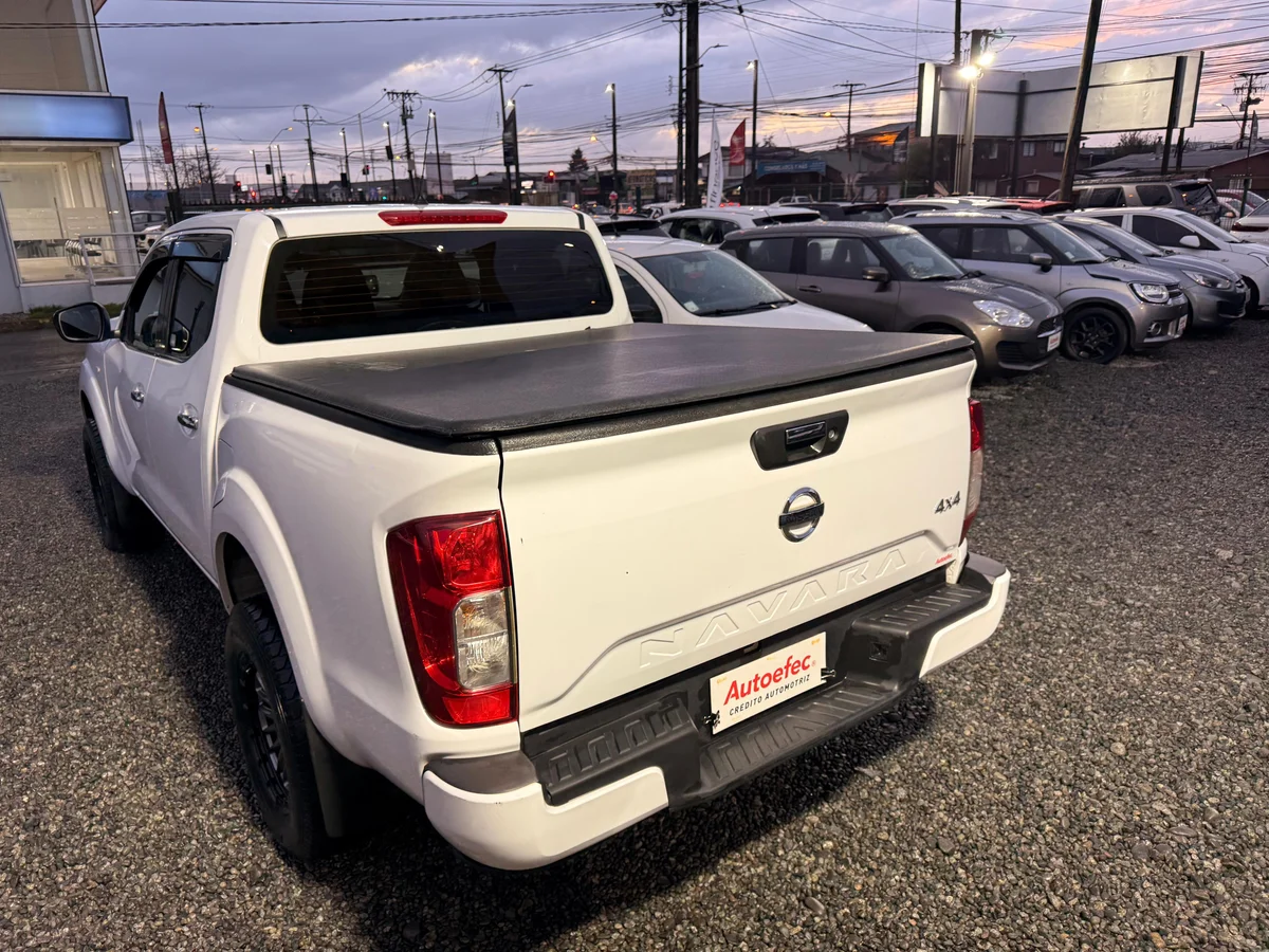 Nissan Navara 2.3D — foto 10 de 13
