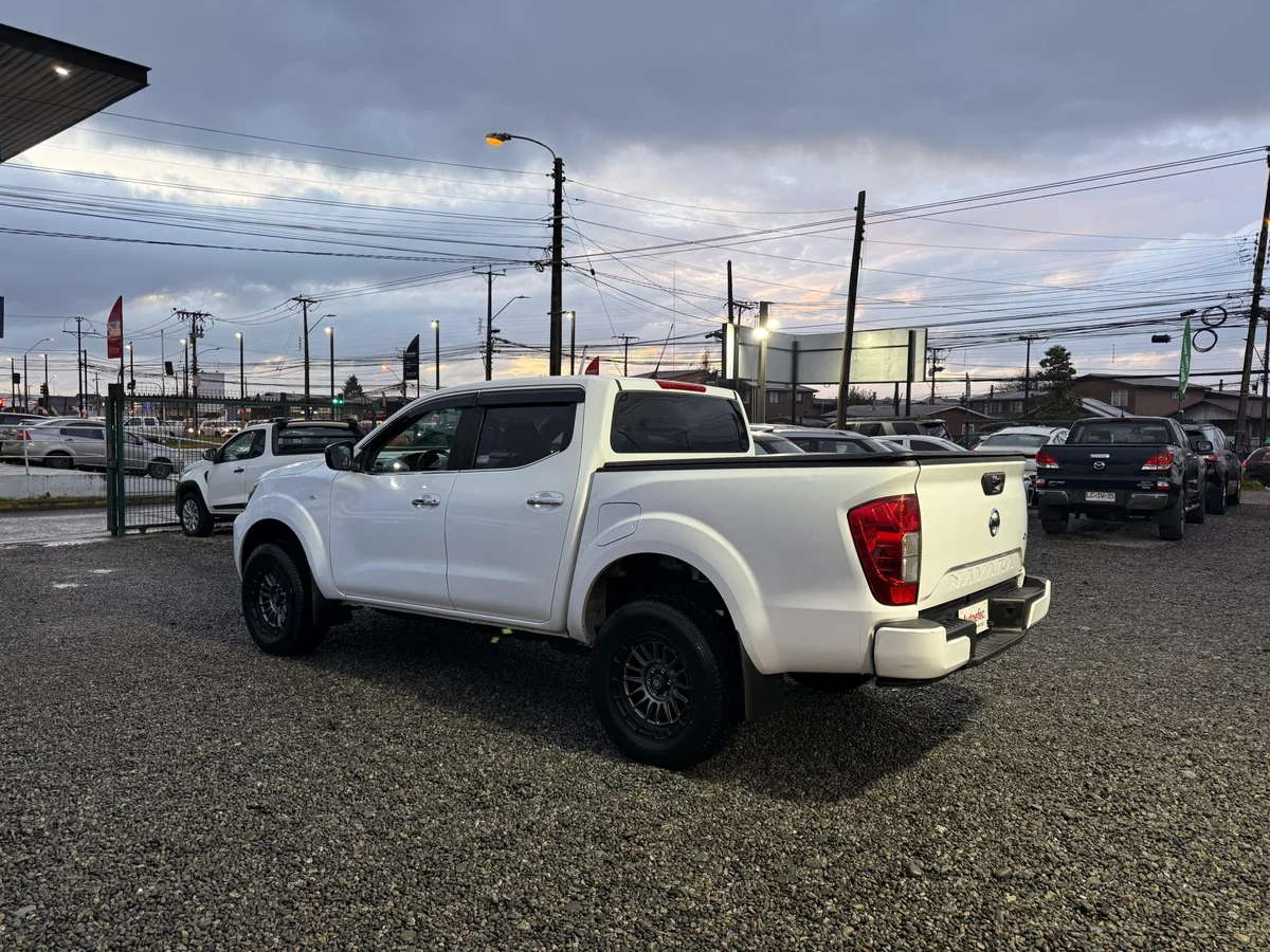 Nissan Navara 2.3D — foto 11 de 13