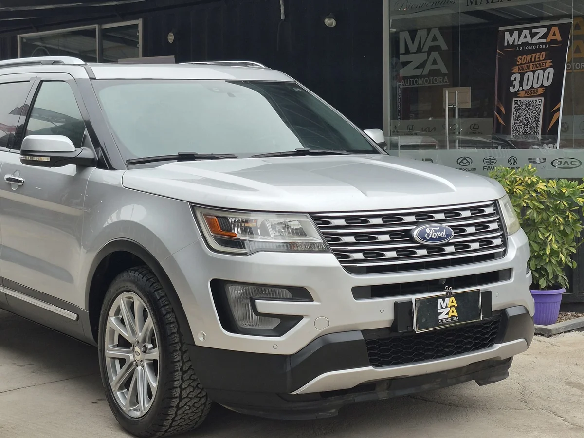 Ford Explorer — foto 3 de 11