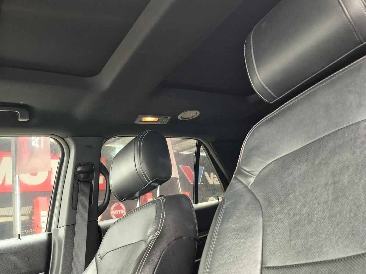 Ford Explorer — foto 10 de 11