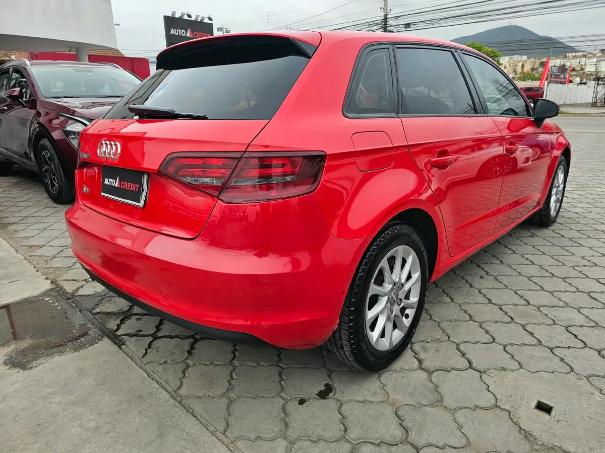 Audi A3 — foto 3 de 10